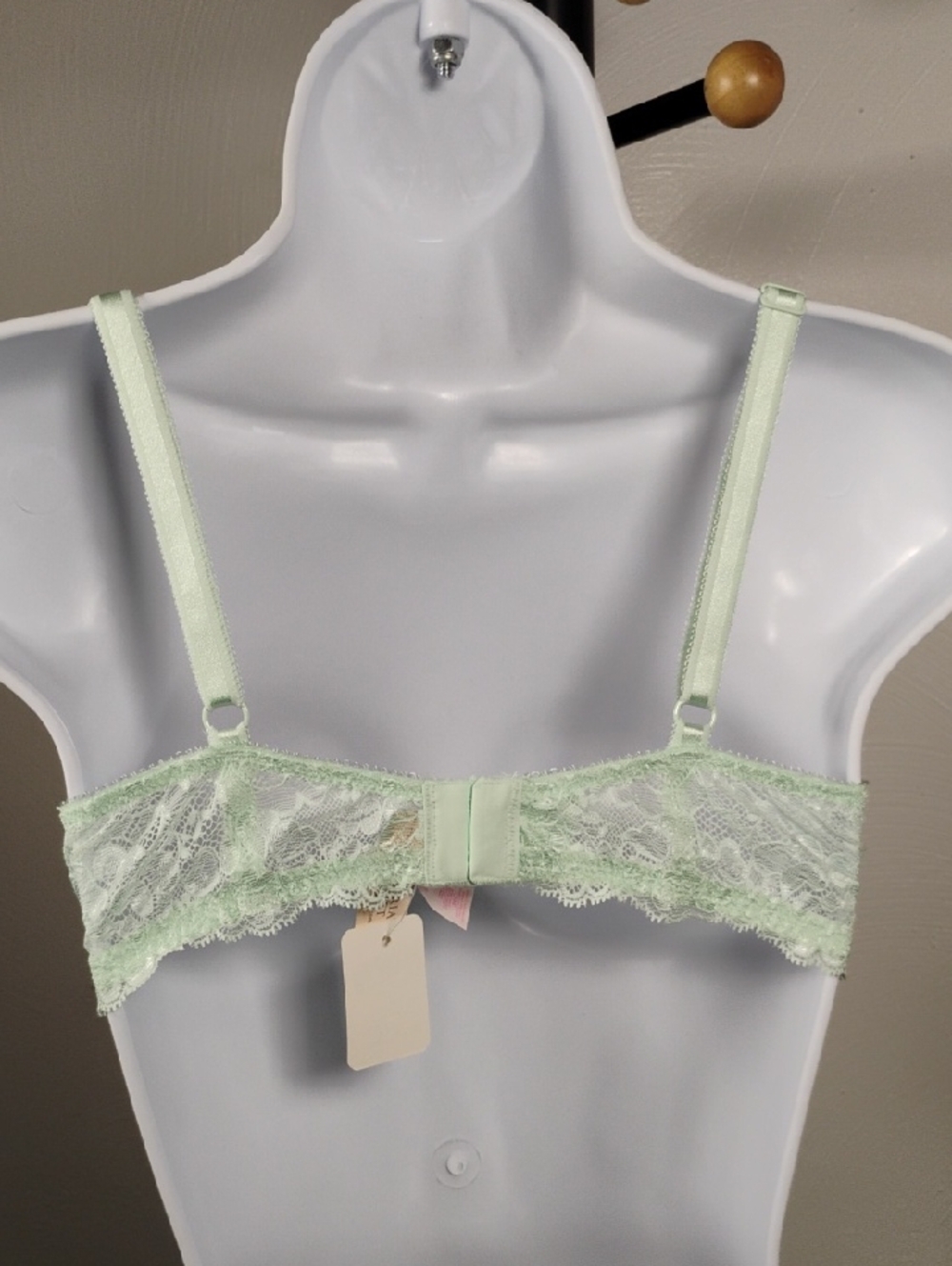 Victoria's Secret 36C Dream Angels Lined Demi - Picture 2 of 3